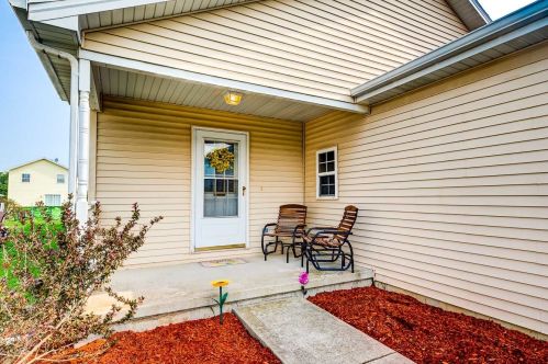 137 Vicki Ct, Manteno, IL 60950-1834