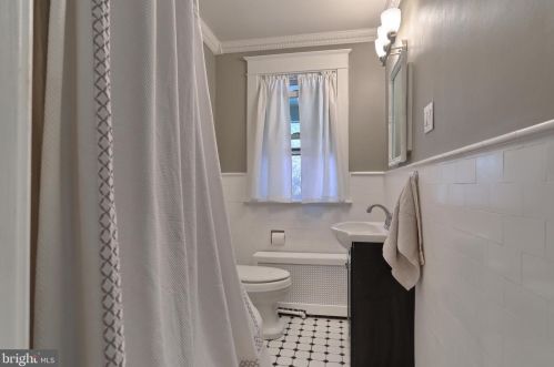 638 State St, Lancaster PA  17603-2641 exterior