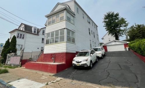 988 26th St, Paterson, NJ 07513-1314