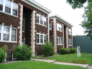 711 Grand Ave, Saint Paul MN  55105-3491 exterior
