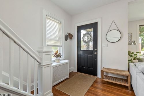 7 Roosevelt Ave, Cranford, NJ 07016-2615