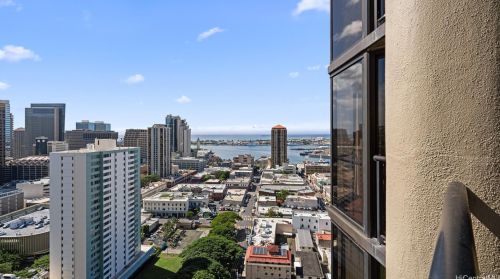 60 Beretania St, Honolulu HI  96817-4752 exterior