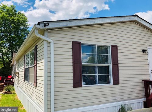 1416 Lincoln Heights Ave, Ephrata PA  17522-1219 exterior