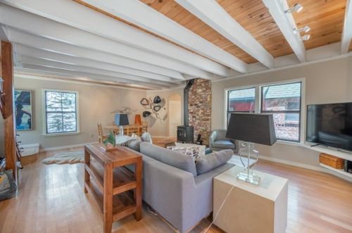 15739 Fir St, Truckee CA  96161-3705 exterior