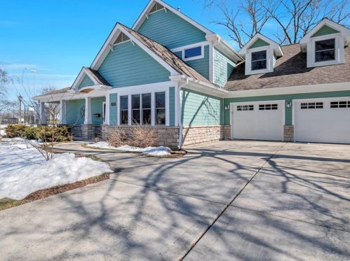 701 11th Ave, Burr Ridge, IL 60525