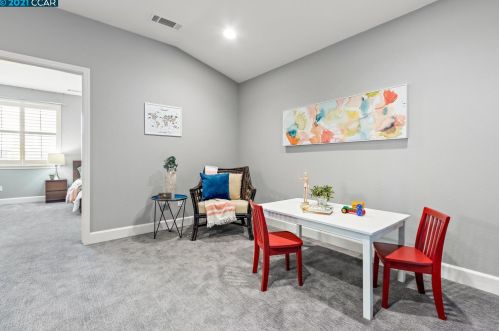 1017 Laurel Tree Dr, Concord CA  94521-5433 exterior