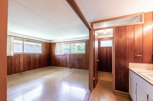 1443 Haloa Dr, Honolulu HI  96818-1945 exterior