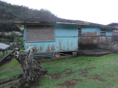 3021 Holua Way, Honolulu HI  96819-2916 exterior