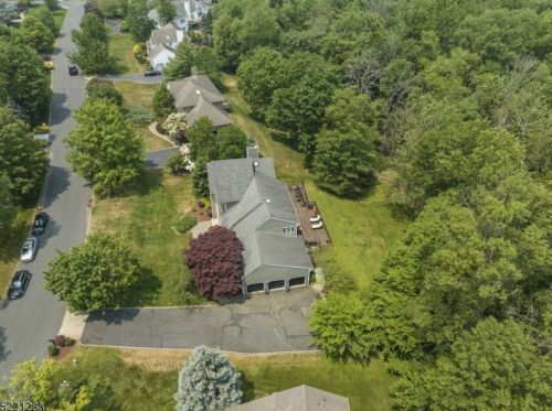61 Christy Dr, Warren, NJ 07059-6829