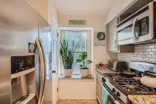 10218 Bilbrook Pl, Austin TX  78748-2308 exterior