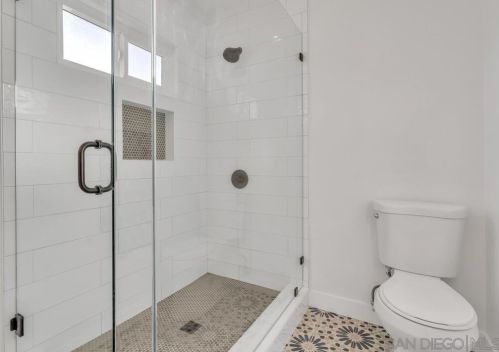 160 El Valle Opulento, Vista CA 92083-7708 exterior