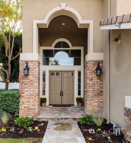 702 Loma Adria, San Clemente, CA 92672-7523