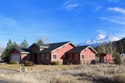 4030 Rainbow Dr, Weed, CA 96094-9336