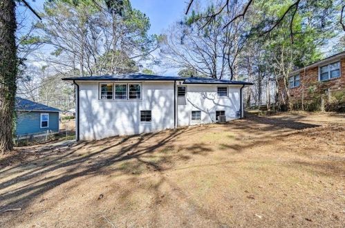 2566 Dewey Ave, Atlanta GA  30344-1048 exterior