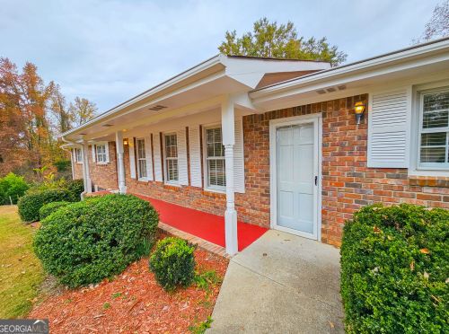1221 Windburn Dr, Marietta, GA 30066-3947