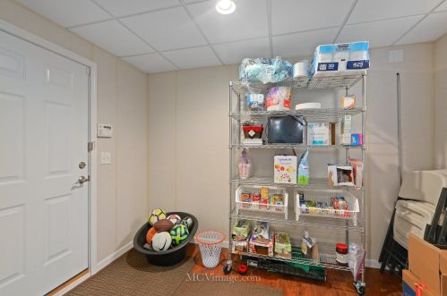 1003 Walter St, Lemont IL  60439-3920 exterior