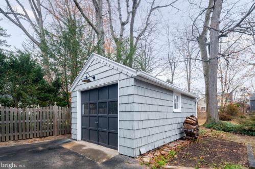 450 Elm Ave, Tavistock NJ  08033-2645 exterior