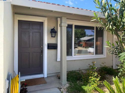 2327 Goldcrest Cir, Pleasanton, CA 94566-5430