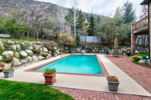 11925 Brookglen Dr, Sandy UT 84092-7149 exterior