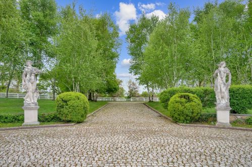 7 John St, Greenwich, CT 06831-2607