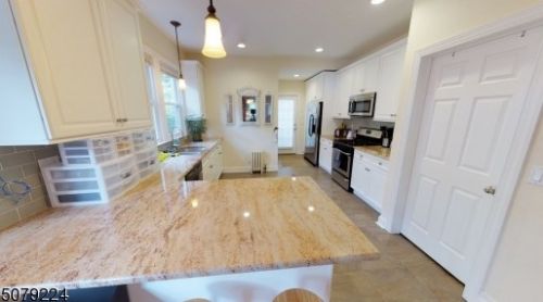 61 Dunnell Rd, Maplewood NJ  07040-1333 exterior