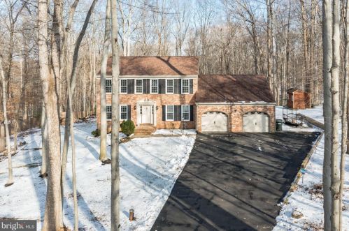 4912 Wolf Run Shoals Rd, Woodbridge, VA 22192-5749
