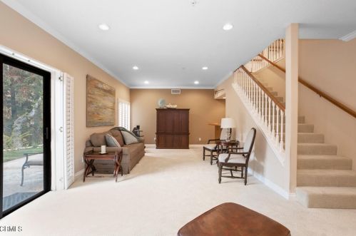 2036 Montecito Dr, Glendale CA  91208-1824 exterior