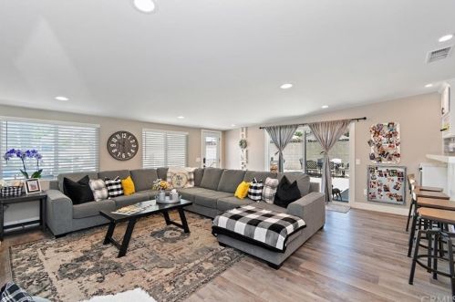 1319 3rd Ave, Upland, CA 91786-3229
