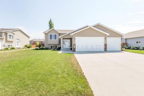 3630 Taylor St, Fargo, ND 58104-7588