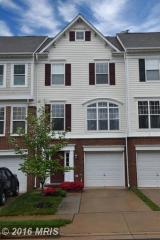 8110 Rainwater Cir, Manassas VA  20111-5231 exterior
