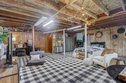 166 Lindbergh Dr, Atlanta GA  30305-3729 exterior