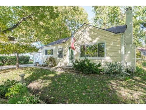 5821 Mackey St, Shawnee Mission, KS 66202-2134