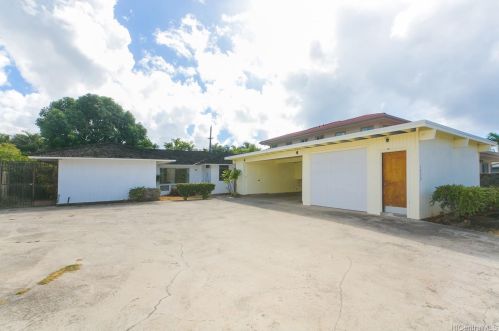 1029 Makaiwa St, Honolulu HI  96816-5403 exterior