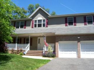35 Copley Ave, Teaneck, NJ 07666-4103