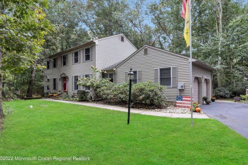 3 Woods Rd, Plumsted Township, NJ 08533-2722