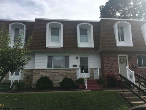 98 Pinewood Rd, Clarksburg, WV 26301-4165