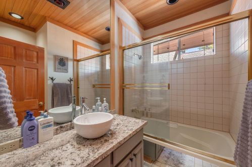358 Skidder Trl, Truckee CA  96161-3928 exterior