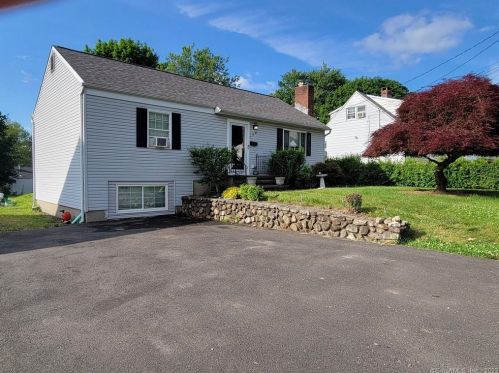 154 Highland Dr, Waterbury, CT 06708-3600
