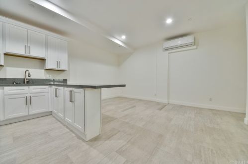 1212 Broadway, Santa Ana, CA 92701-3404