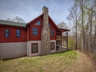 139 Greyfox Trl, Clyde, NC 28721-9415