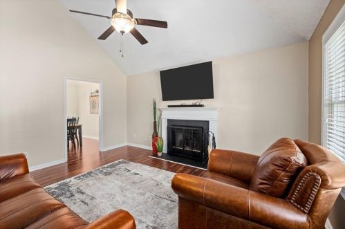 110 Eagle Glen Dr, Holly Springs GA  30189-6915 exterior