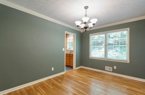 6769 Lockridge Dr, Atlanta GA  30360-1555 exterior