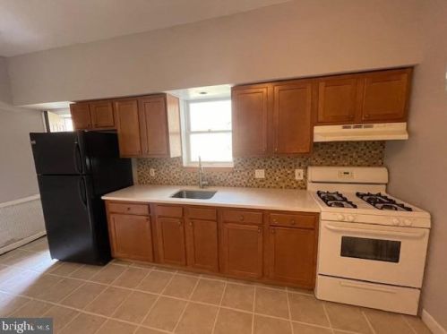 1425 12th St, Philadelphia, PA 19147-4937