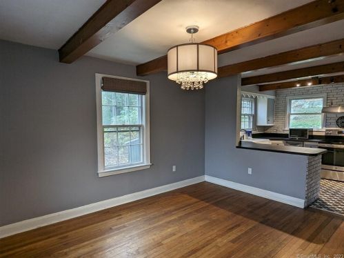 4 Laurel Glen Rd, Quaker Hill CT  06375-1210 exterior