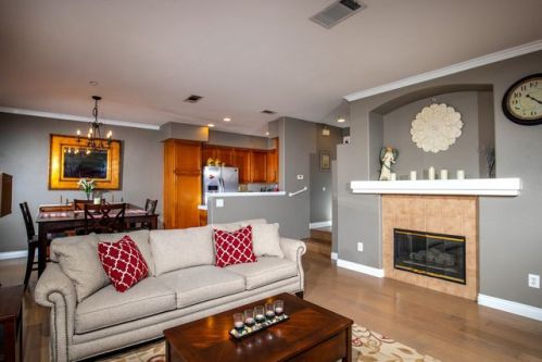 6482 Terraza Portico, Carlsbad, CA 92009-3047