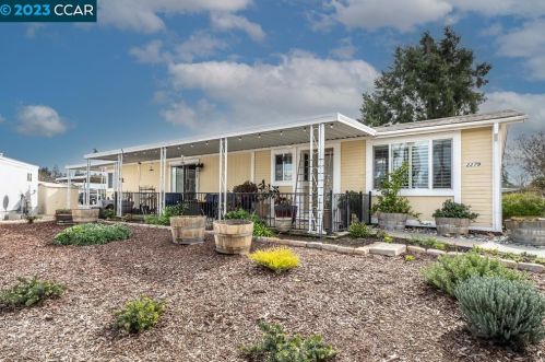 2279 Dalis Dr, Concord, CA 94520-5421