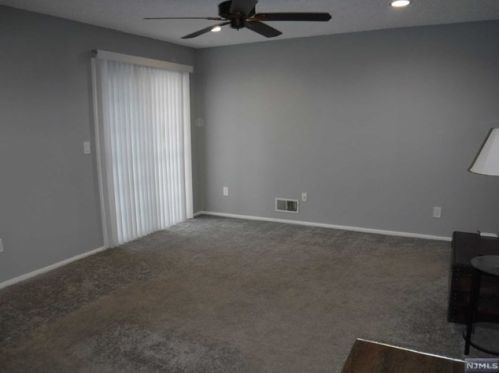 1156 Sycamore Ln, Mahwah, NJ 07430-2354