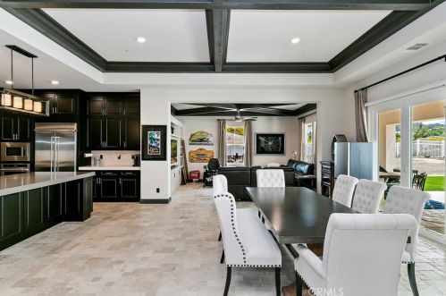 16105 Mariposa Ave, Riverside CA  92504 exterior
