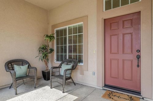 9756 Sand Hollow Way, Elk Grove, CA 95757-8321