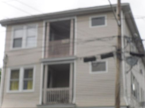 30 Harriet St, Providence, RI 02905-2106